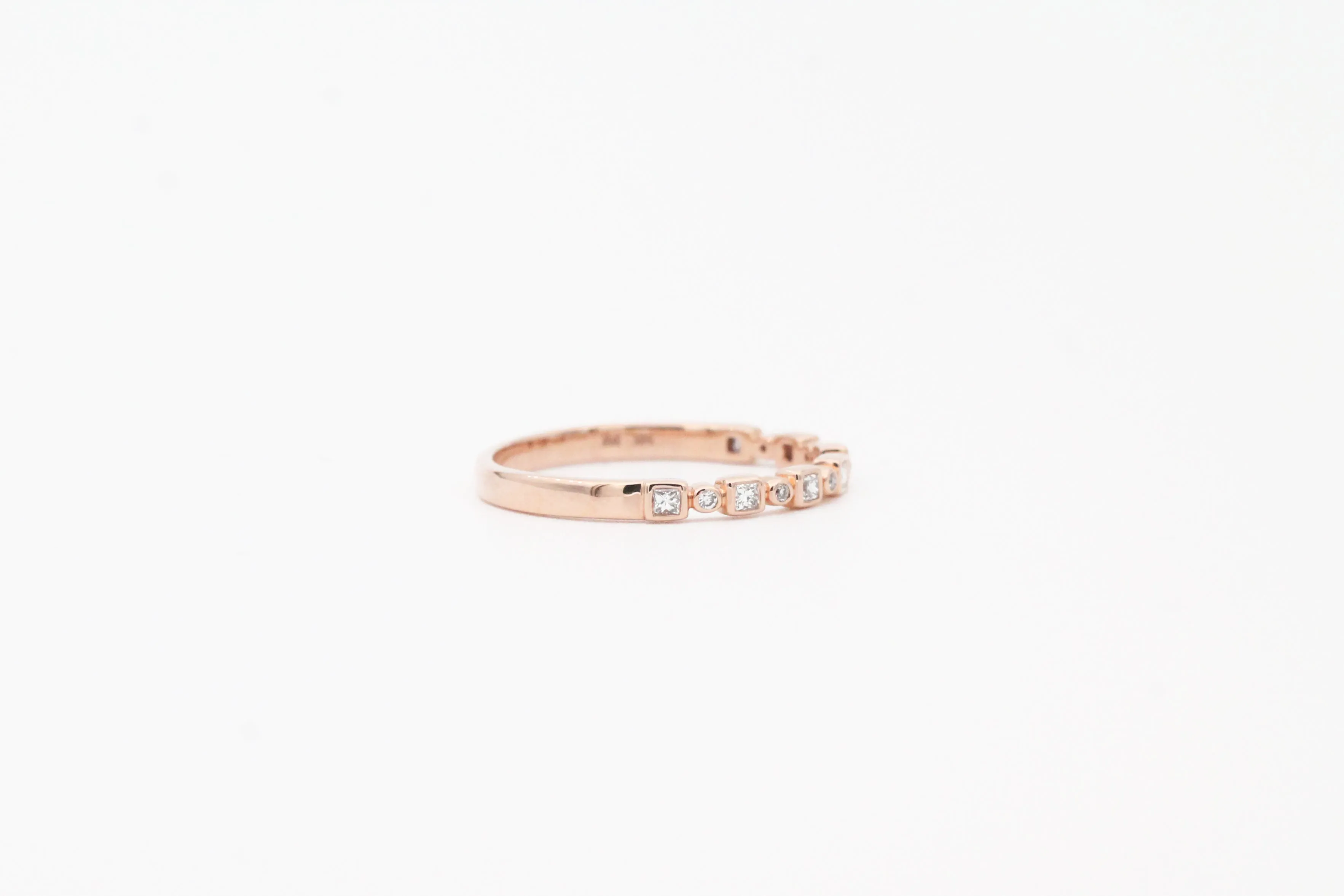 Rose Gold Alternating Shapes Diamond Band