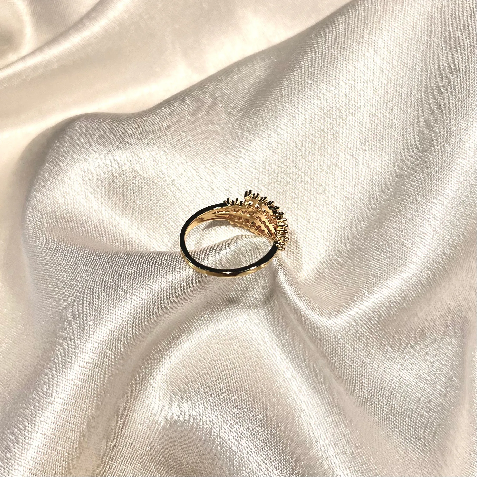 Throne ring